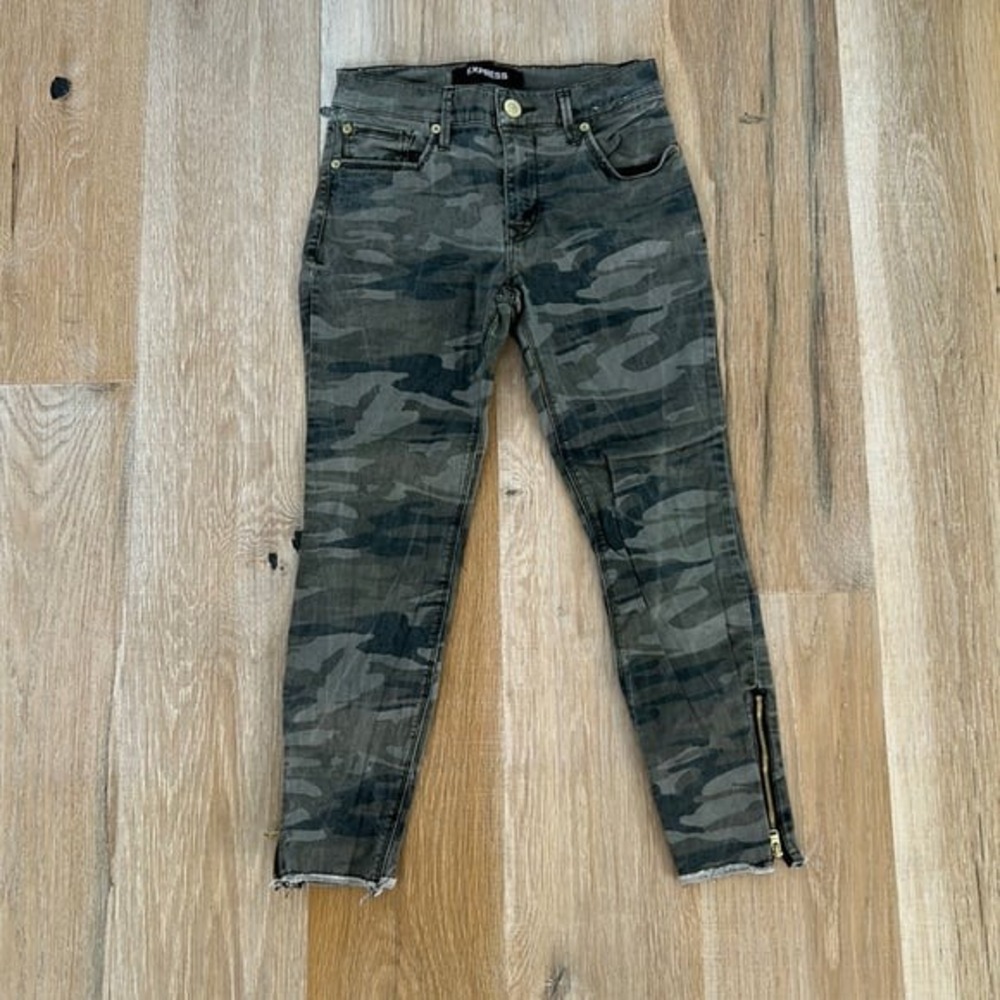 Camo skinny jeans